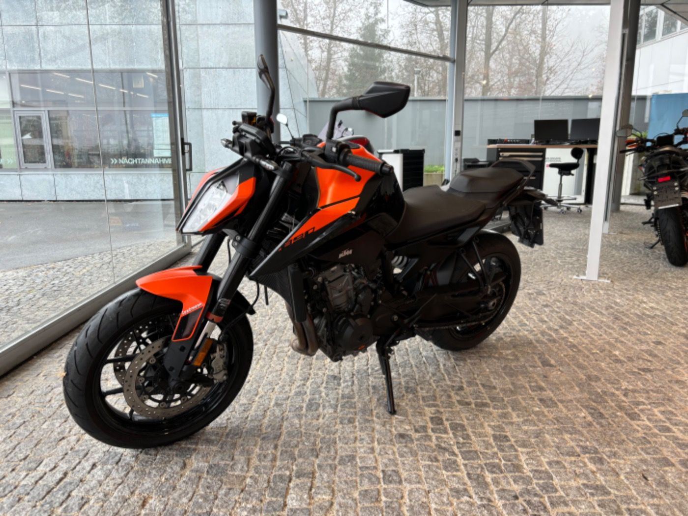 Fahrzeugabbildung KTM 890 Duke