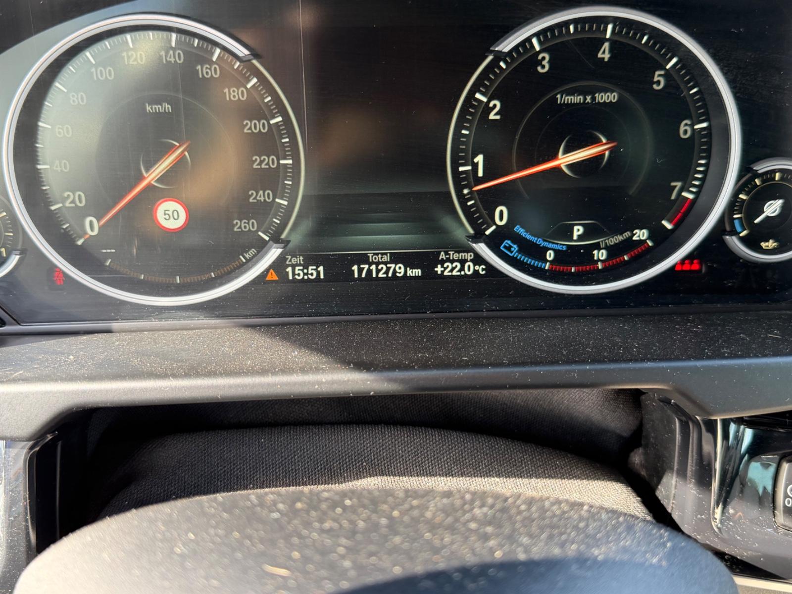 BMW X6 xDrive 50 i  M* Unfallfahrzeug* GSD/Navi/360*