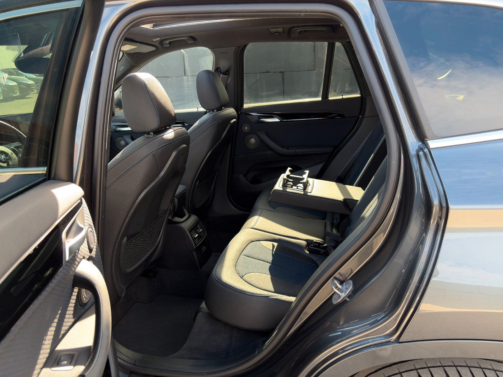 Fahrzeugabbildung BMW X1 xDr. 25d M Sport 2Z-Klima Pano H&K CAM CarPl.