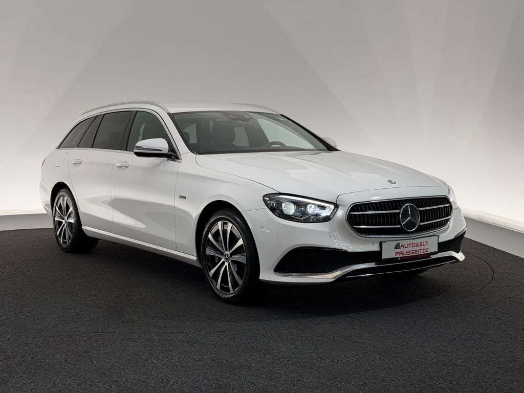 Image of Mercedes-Benz E 300