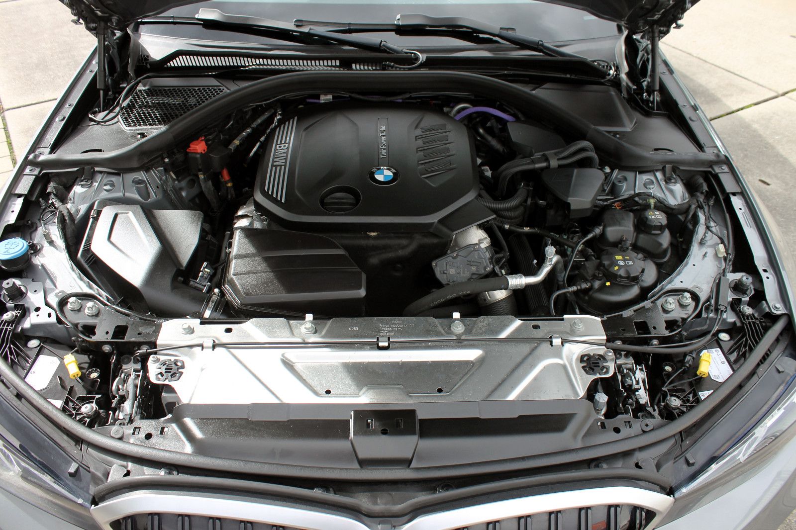 Fahrzeugabbildung BMW 318d Touring Steptr. LED ACC KAM AHK NAV CarPlay