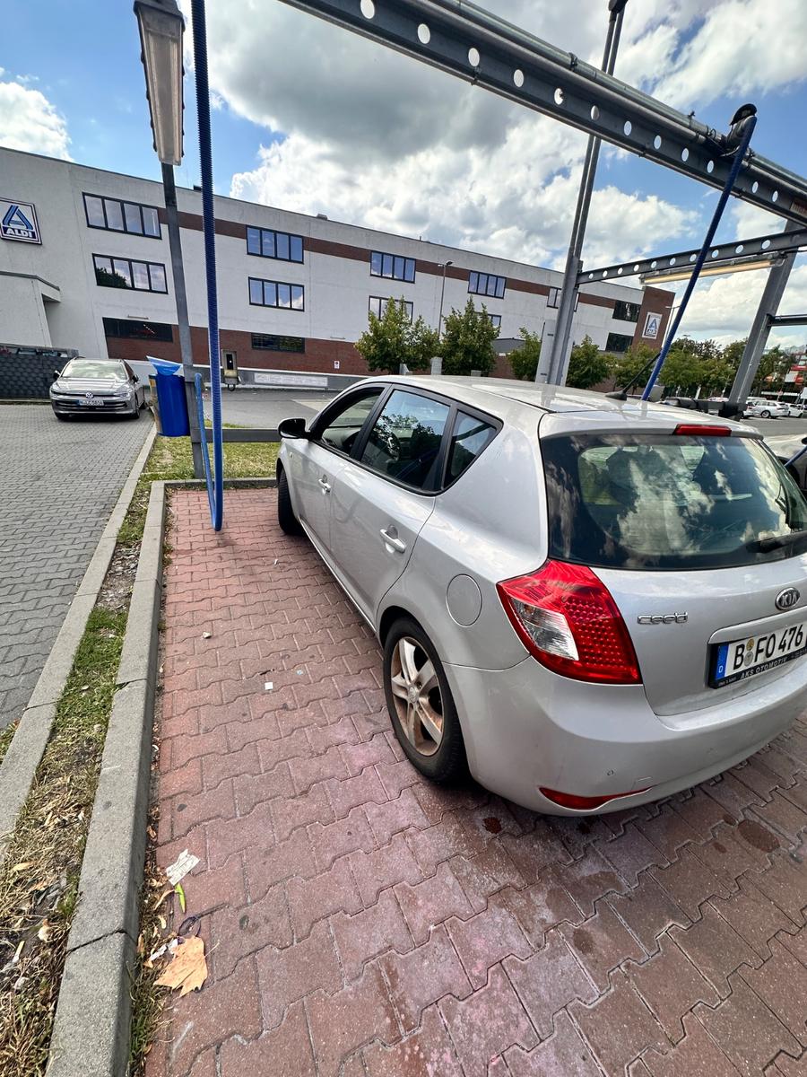Kia cee'd 2012 — interior