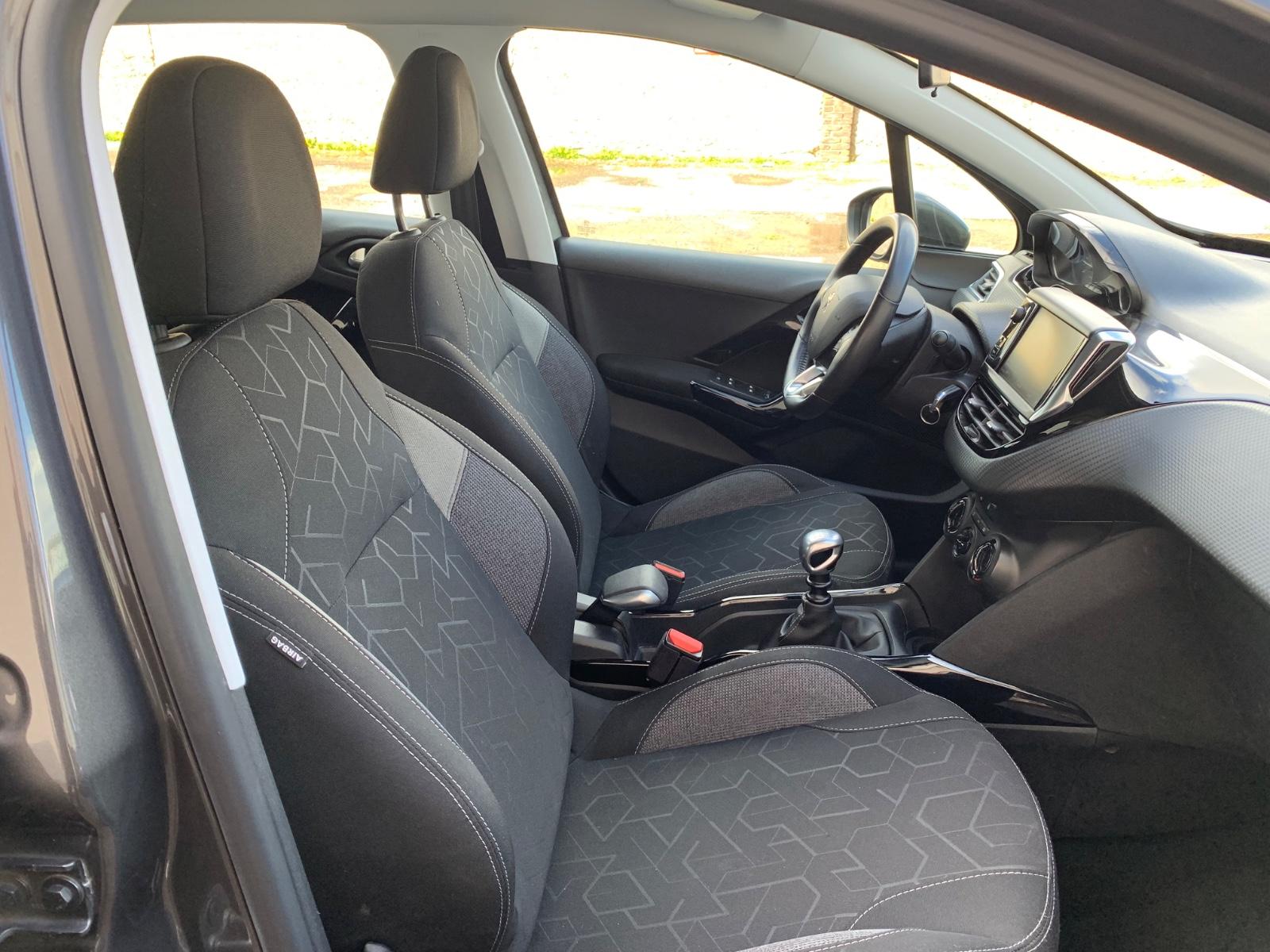 Peugeot 2008 PureTech 110 Nur 66Tkm TÜV + Allwetter Neu 