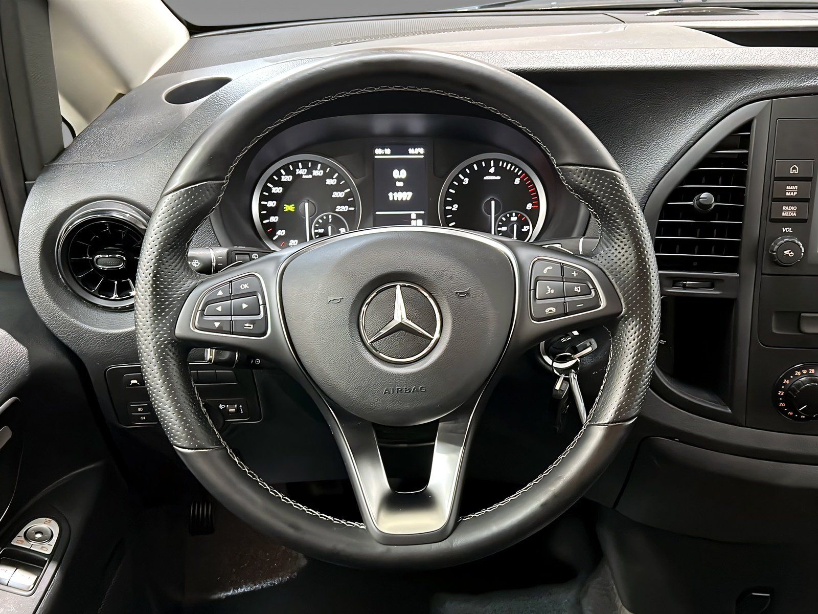 Mercedes-Benz Vito 114 CDI Tourer PRO Extralang Kamer TotW DAB foto 14