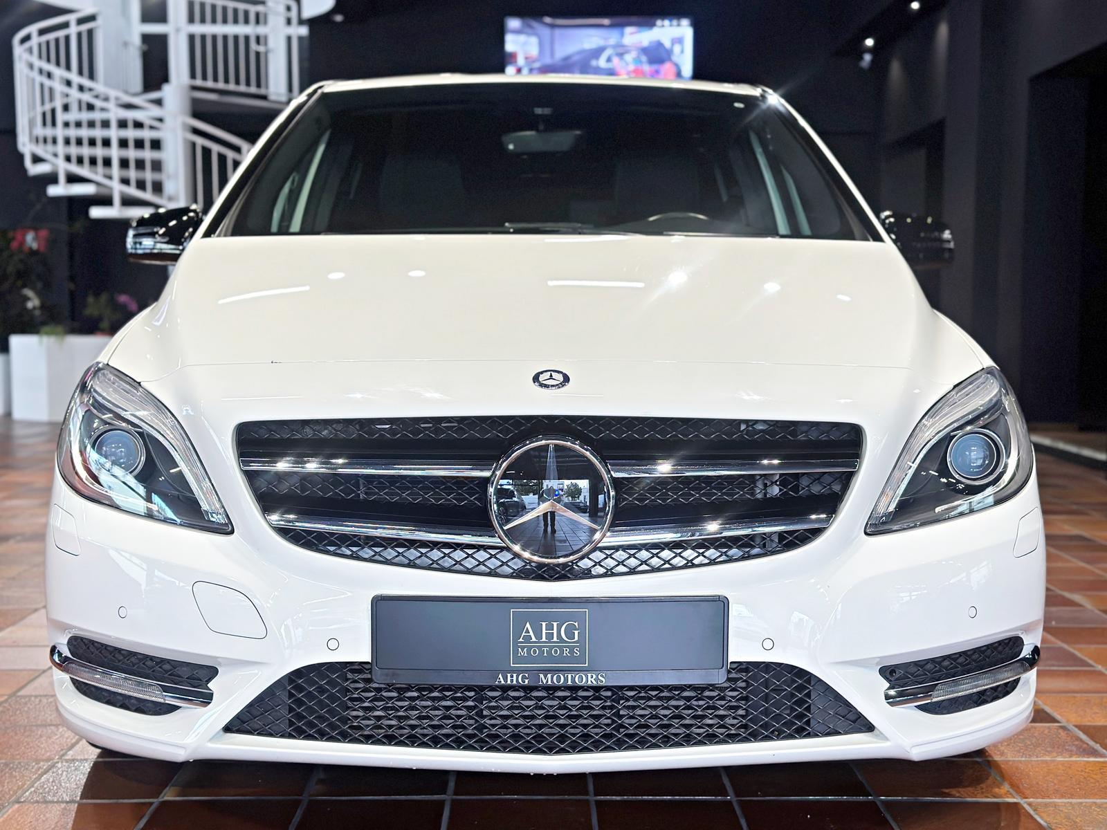 Mercedes-Benz B 180 AMG SPORTPAKET NIGHTPAKET SHZ 18"LM 1.HAND