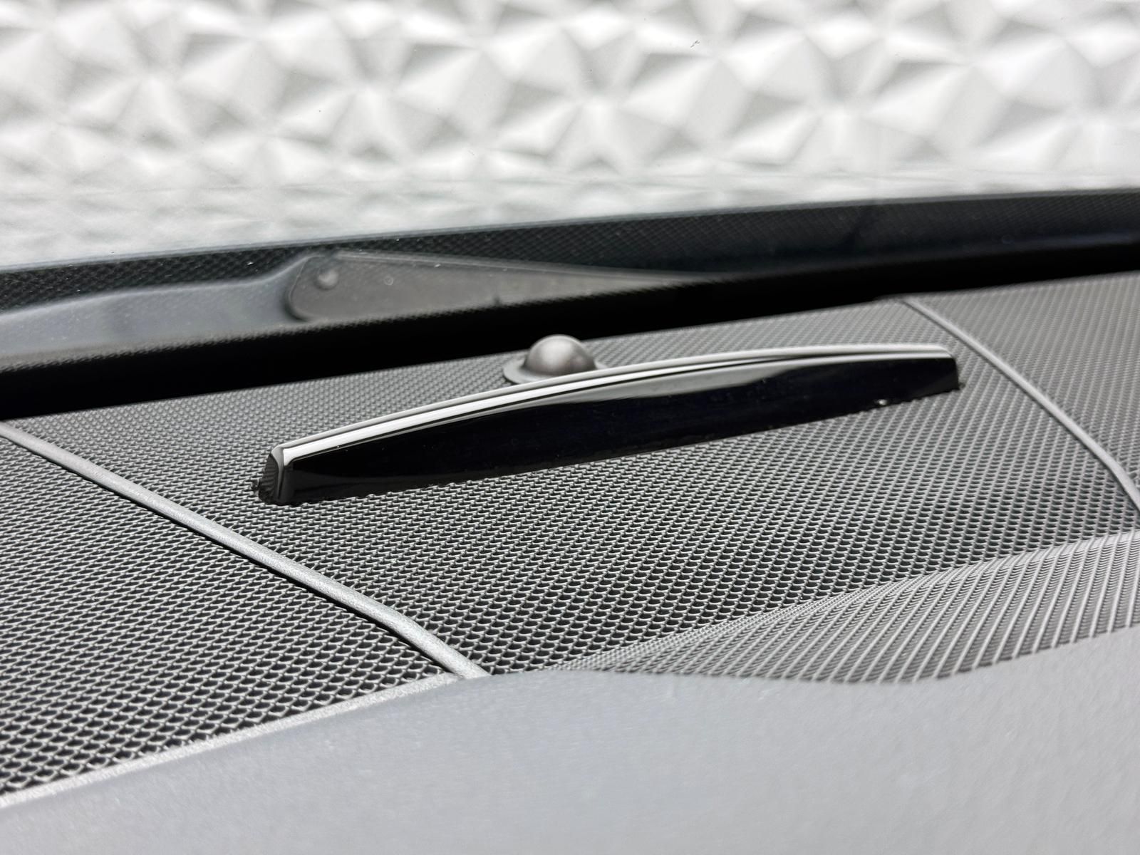 Fahrzeugabbildung Mercedes-Benz E 220d AVANTGARDE/AHK/ILS+/OZ-RACING/PDC/NAV/LED