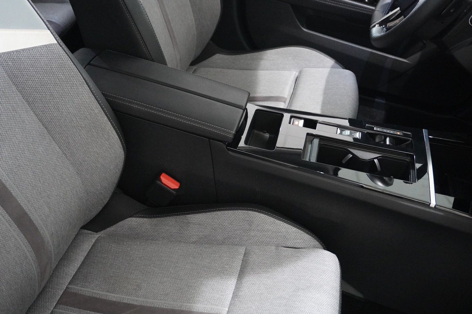 Fahrzeugabbildung Opel Astra L ST 1.5D ELEGANCE NAVI/LED/KAMERA/SPORT