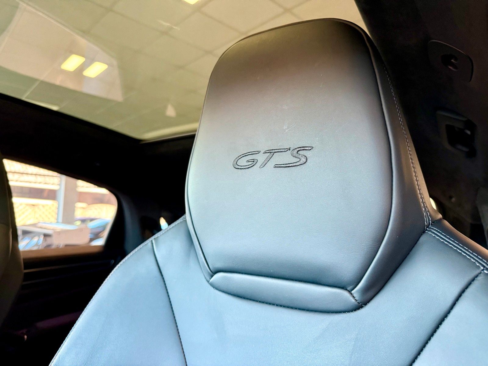 Fahrzeugabbildung Porsche Cayenne GTS Coupe SportDesign/HeadUP/ACC/Keyless