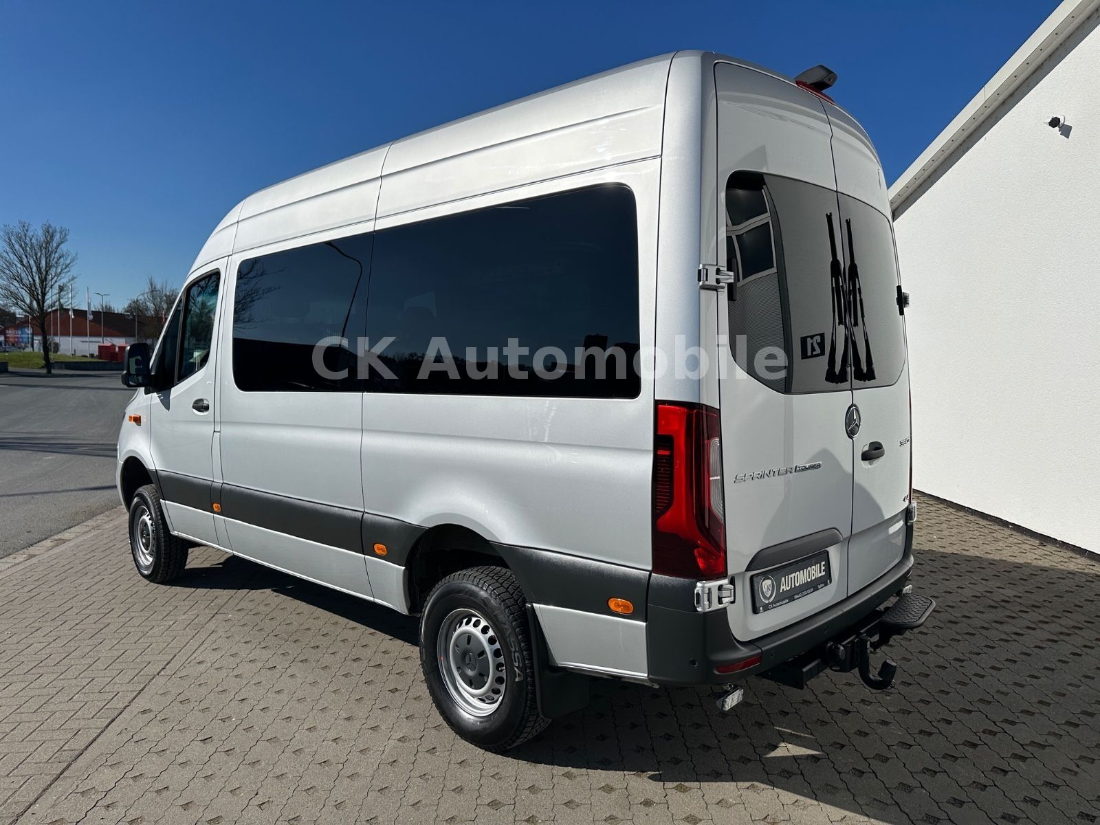 Fahrzeugabbildung Mercedes-Benz Sprinter 319 Kombi 4x4/8 Sitze/Klima/Navi/Kamera