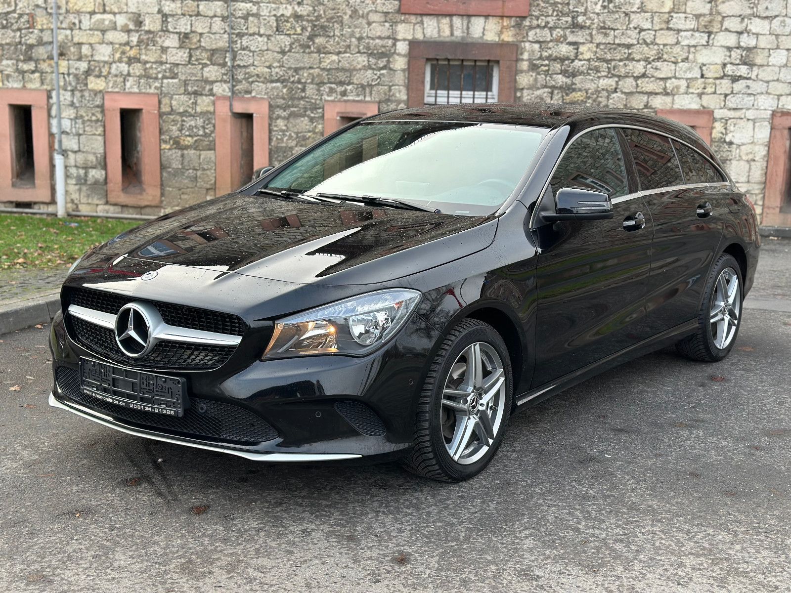 Fahrzeugabbildung Mercedes-Benz CLA 200 d SHOOTING BRAKE BUSINESS*AUTOM+NAVI*