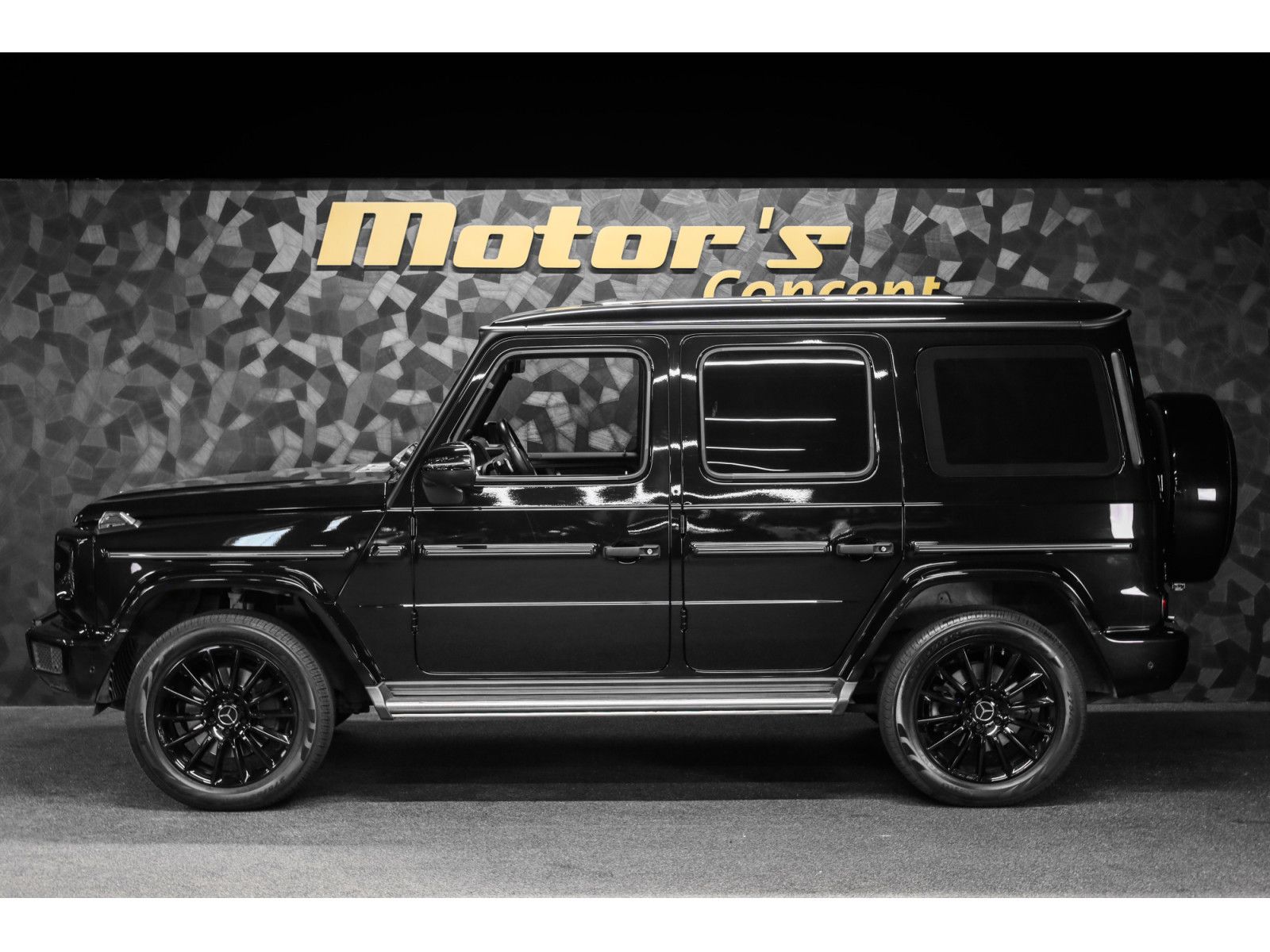 Mercedes-Benz G 400 d - G MANUFAKTUR / Carbon / Massage  imagem 2