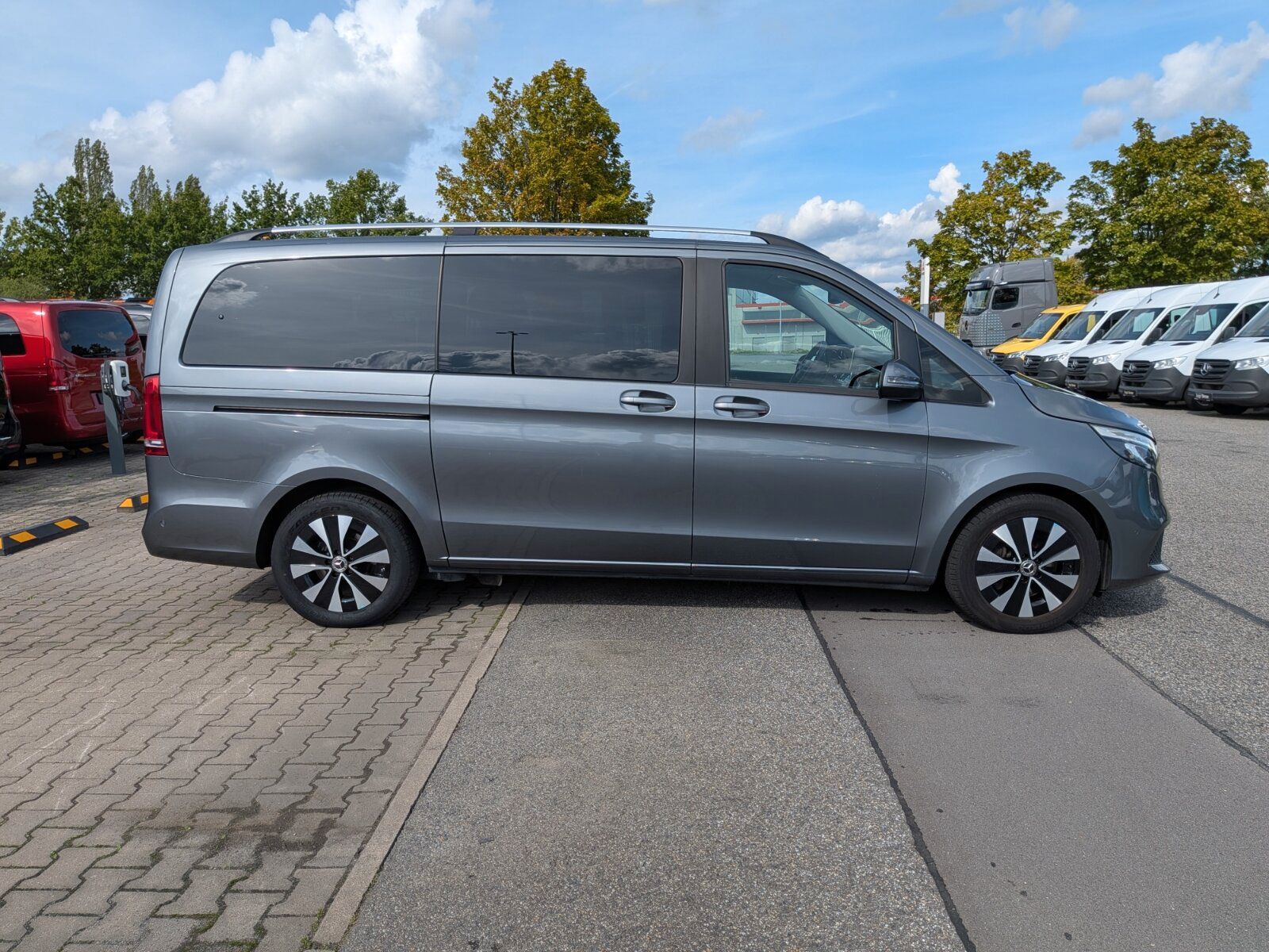 Mercedes-Benz V-Klasse EDITION V 220 d lang LED DISTRONIC NAV imagem 3
