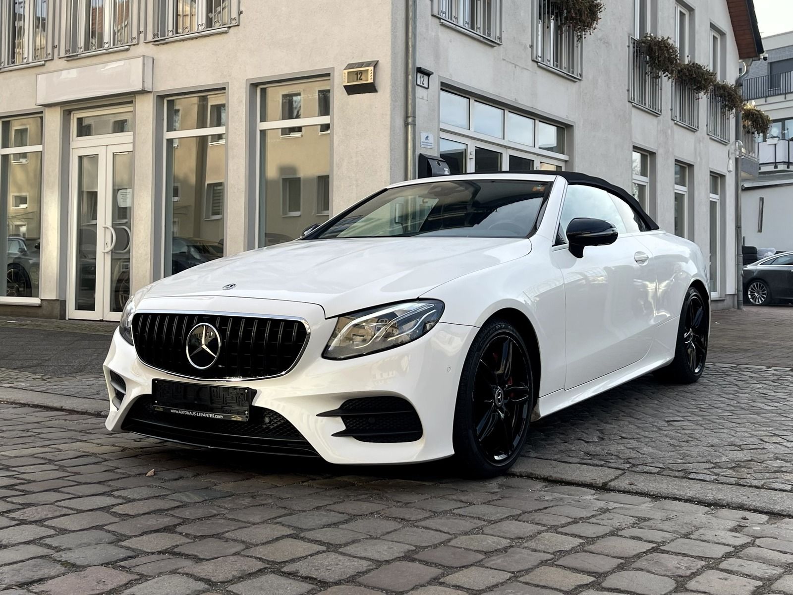 MERCEDES-BENZ E 350 AMG CABRIO NIGHT HUD LUFT AISCARF DIST+