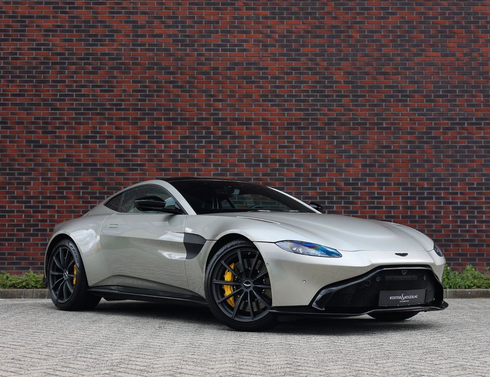 Image of Aston Martin V8 Vantage