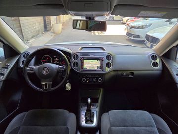 Volkswagen Tiguan - 11