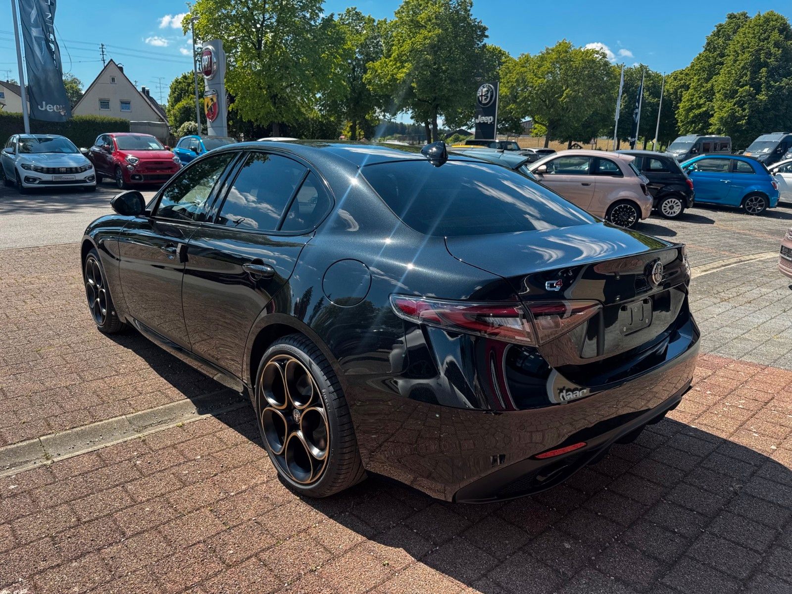 Fahrzeugabbildung Alfa Romeo Giulia INTENSA 2.0 280PS NAVI HARMAN KAM MEMORY