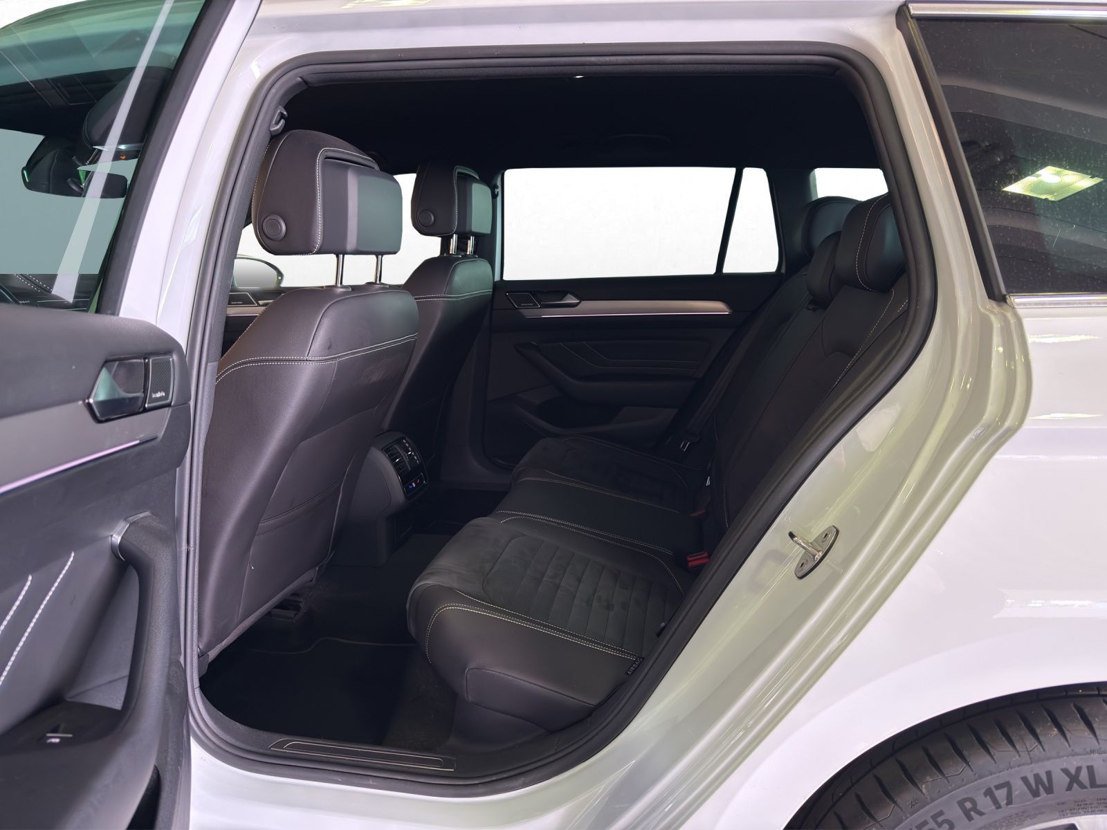 Volkswagen Passat Variant - Bild 14
