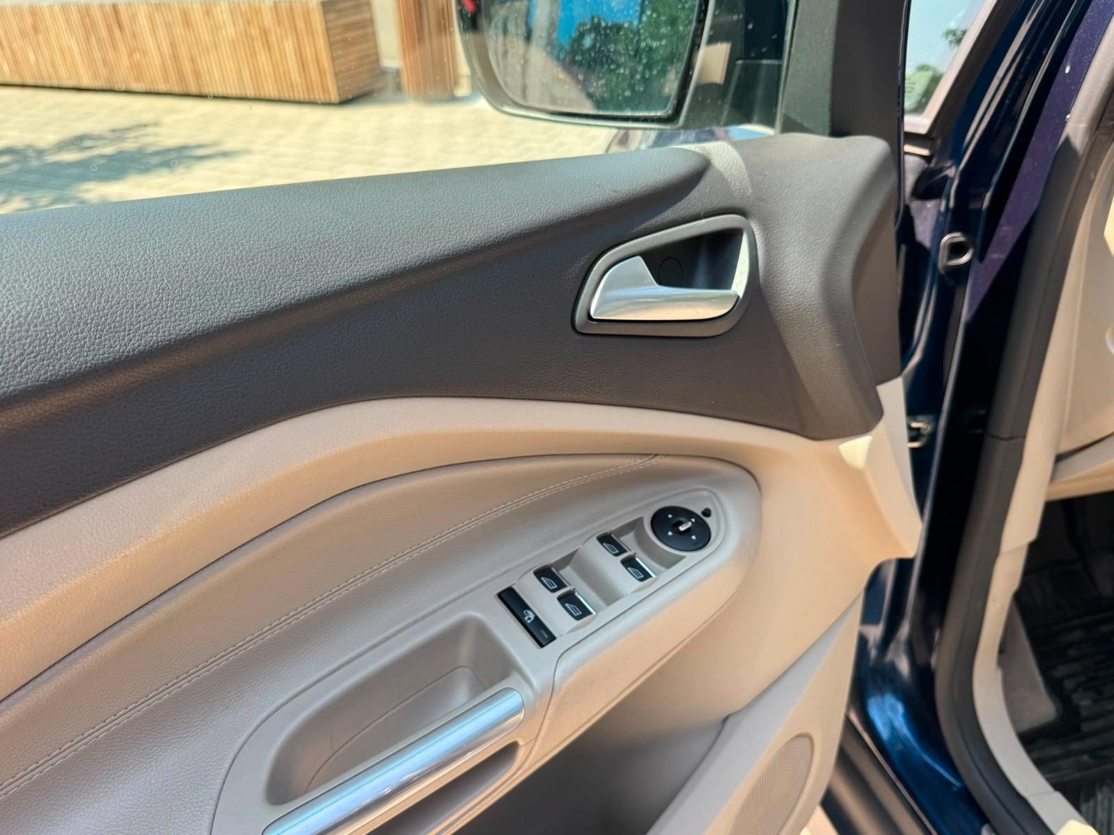 Ford Grand C-MAX 2011 — photo 13
