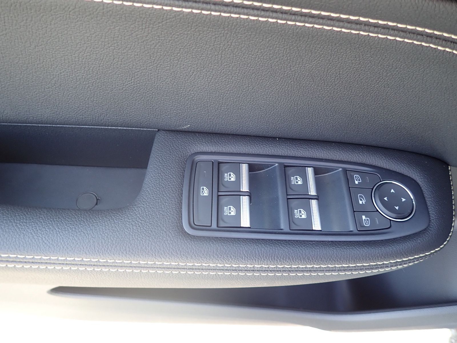 Fahrzeugabbildung Renault Arkana Techno 140 EDC