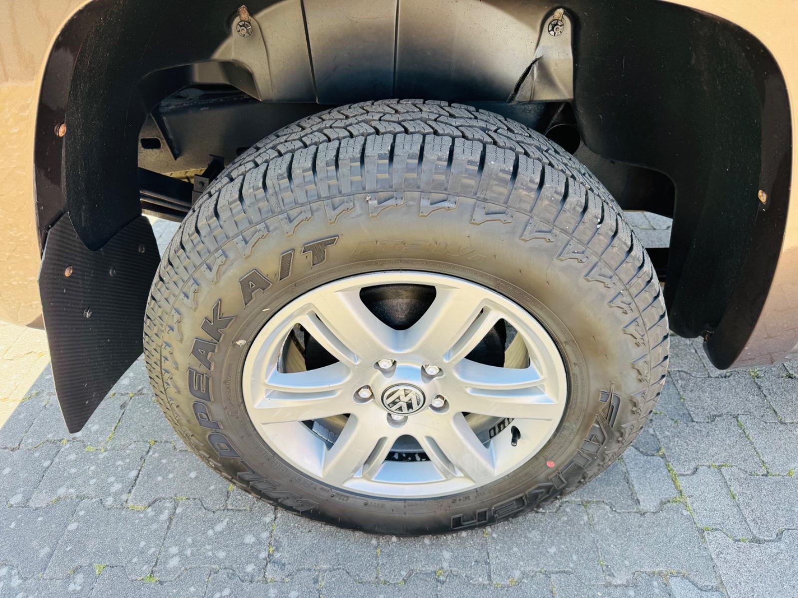 VOLKSWAGEN AMAROK 2.0 TDI 4MOTION 163ch - DOUBLE CAB - INTERIEUR CUIR - ATTELAGE - GPS - CLIMATISATION BI-ZONE