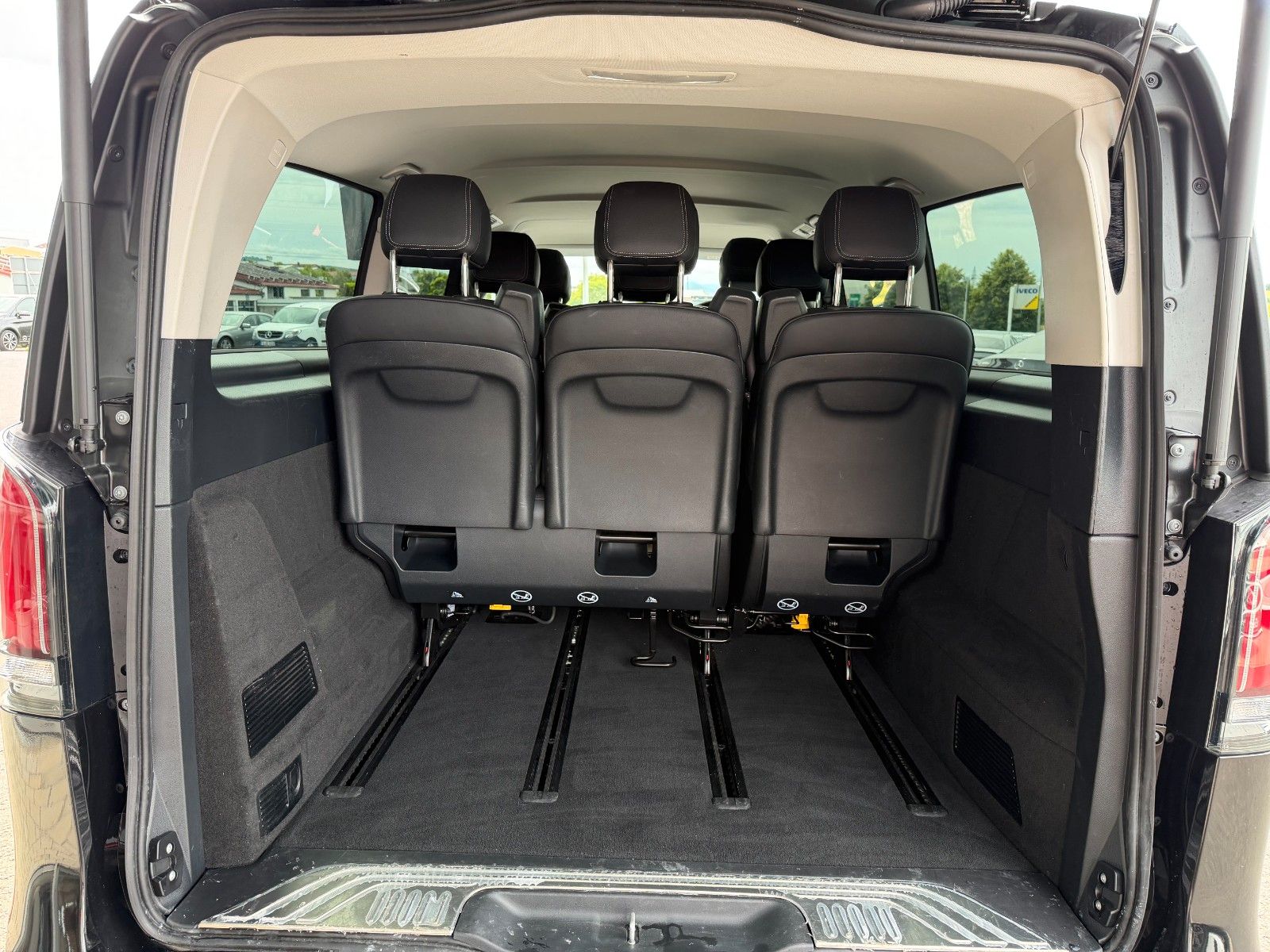Fahrzeugabbildung Mercedes-Benz V 300 d AVA Extral DISTRONIC Standheiz 360Kamera
