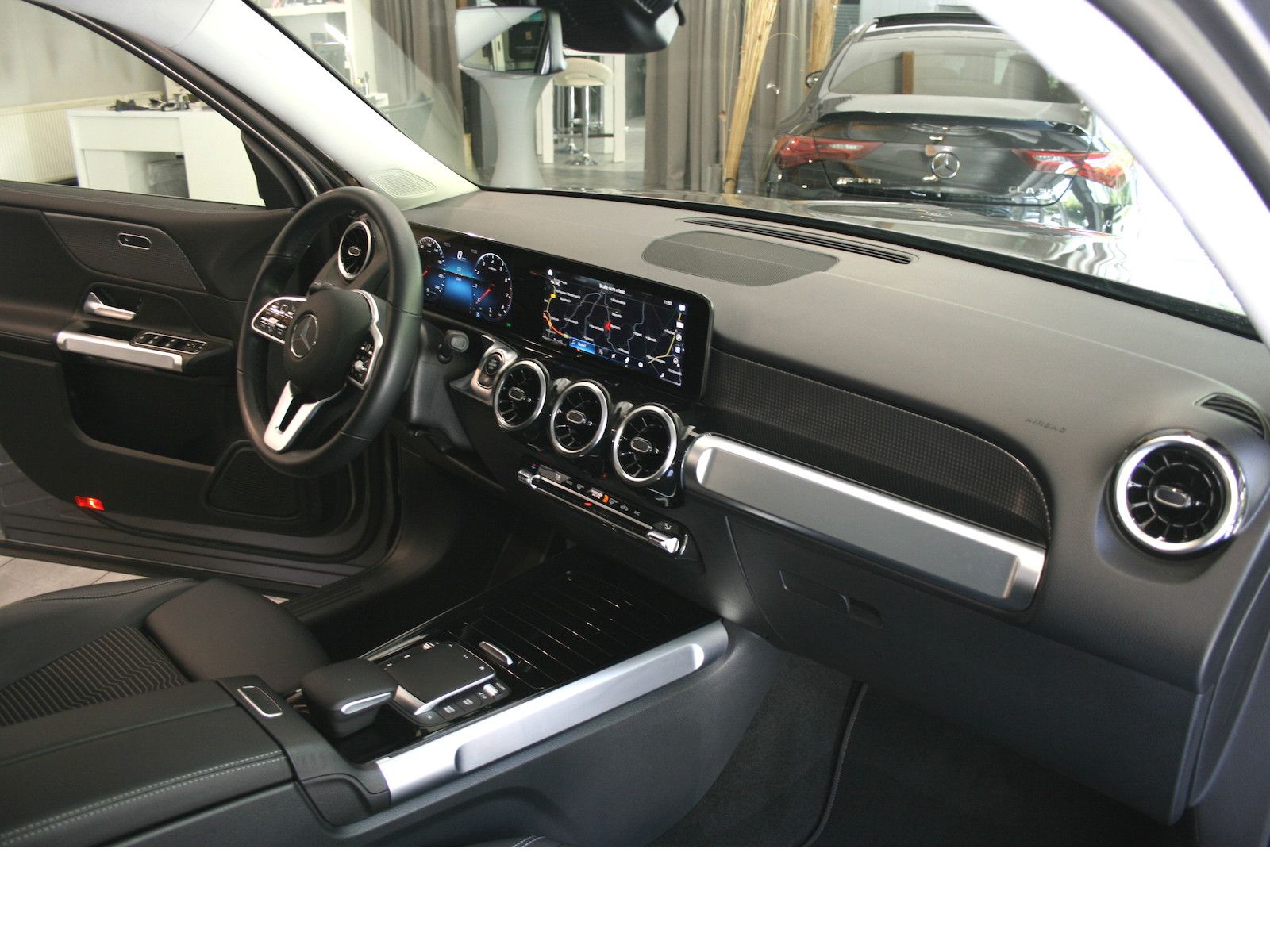 Fahrzeugabbildung Mercedes-Benz GLB 200 Progres. *Distronic*LED*360° Kamera*MBUX