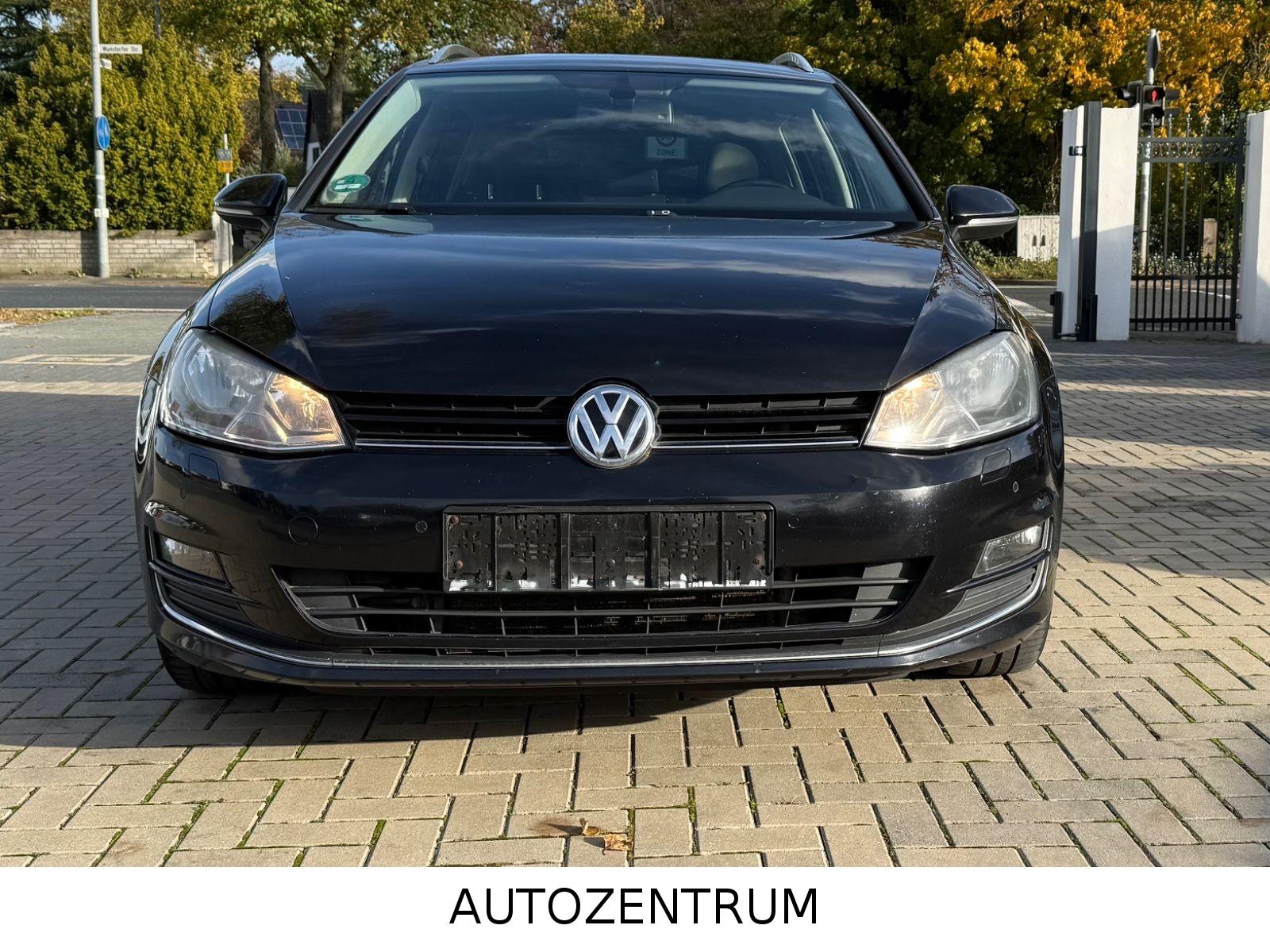 Volkswagen Golf 2015 — rear view
