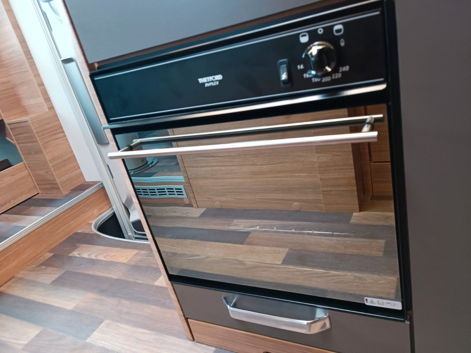 Fahrzeugabbildung Weinsberg CaraCore 650 MEG *Automatik*Standklima*Backofen