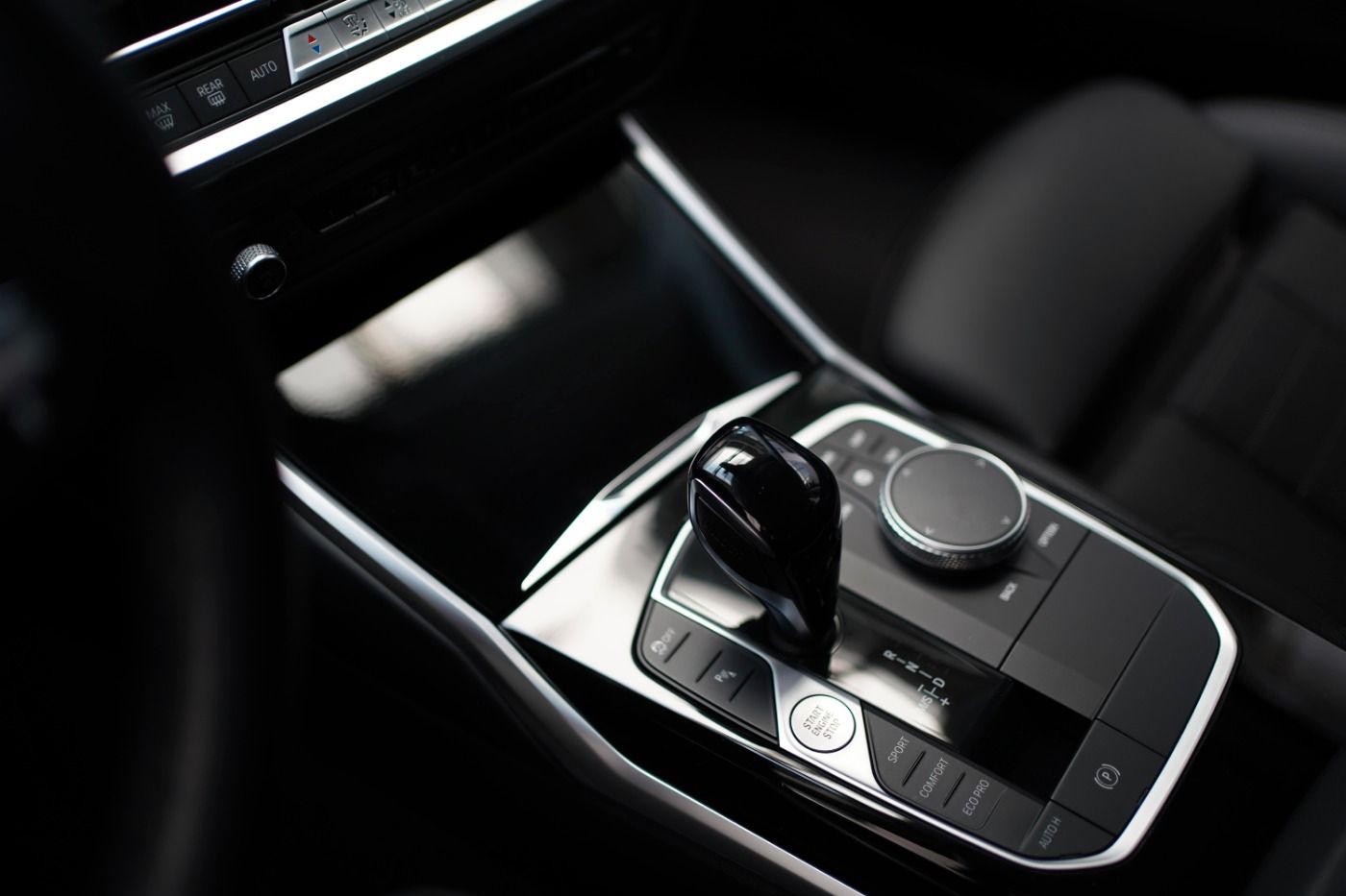 Fahrzeugabbildung BMW 320dA xDrive Sport Line +Live Cockpit+Laserlicht