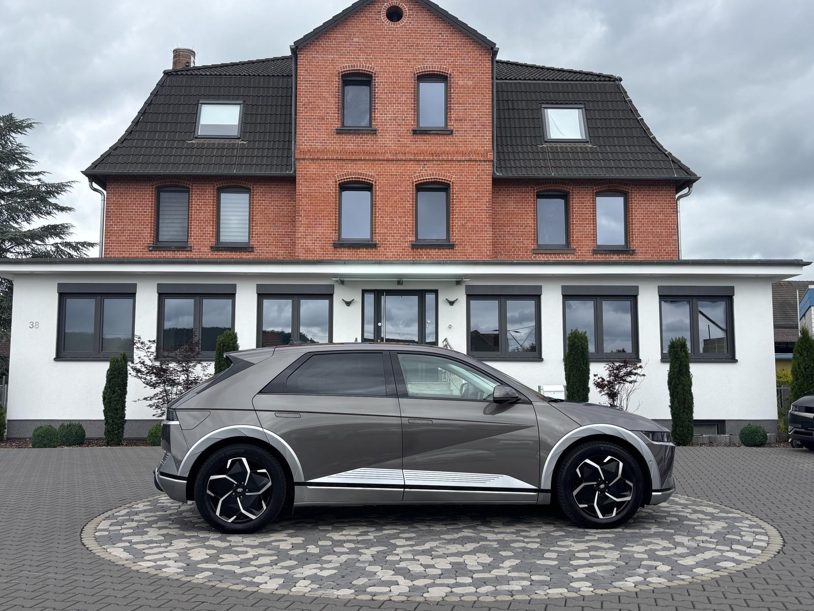 Hyundai Ioniq 5 Uniq PIXEL PANO RELAX MEMO AHK WÄPU 360°