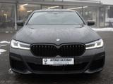 BMW 550i xDrive FACEL. AHK HUD LASER LED ACC W-LAN - BMW 550 Benzin Gebrauchtwagen