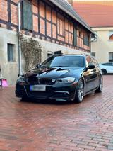 BMW E91 325d - M-Sport, AHK, Bi-Xenon - BMW 325 aus 2011: 325d