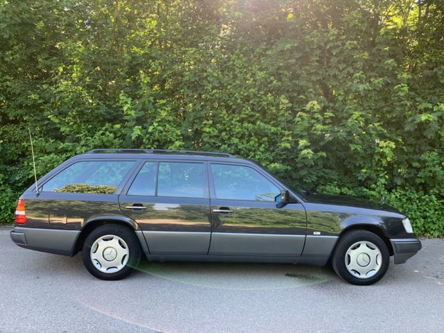 Mercedes-Benz E 200 TE W/S124, Erstlack,Scheckheft, s.gepflegt