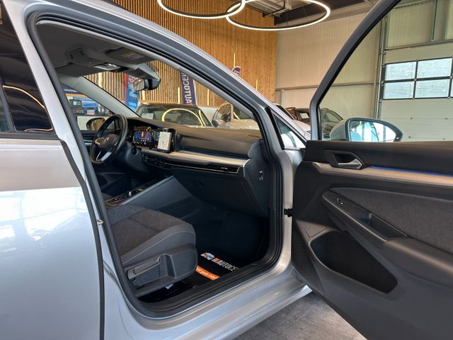 Volkswagen Golf *1.HAND*19%MWST*TEMPO*AHK*LED*