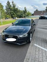 Audi A4 2.0 TDI 140kW S line S Vollausstattung