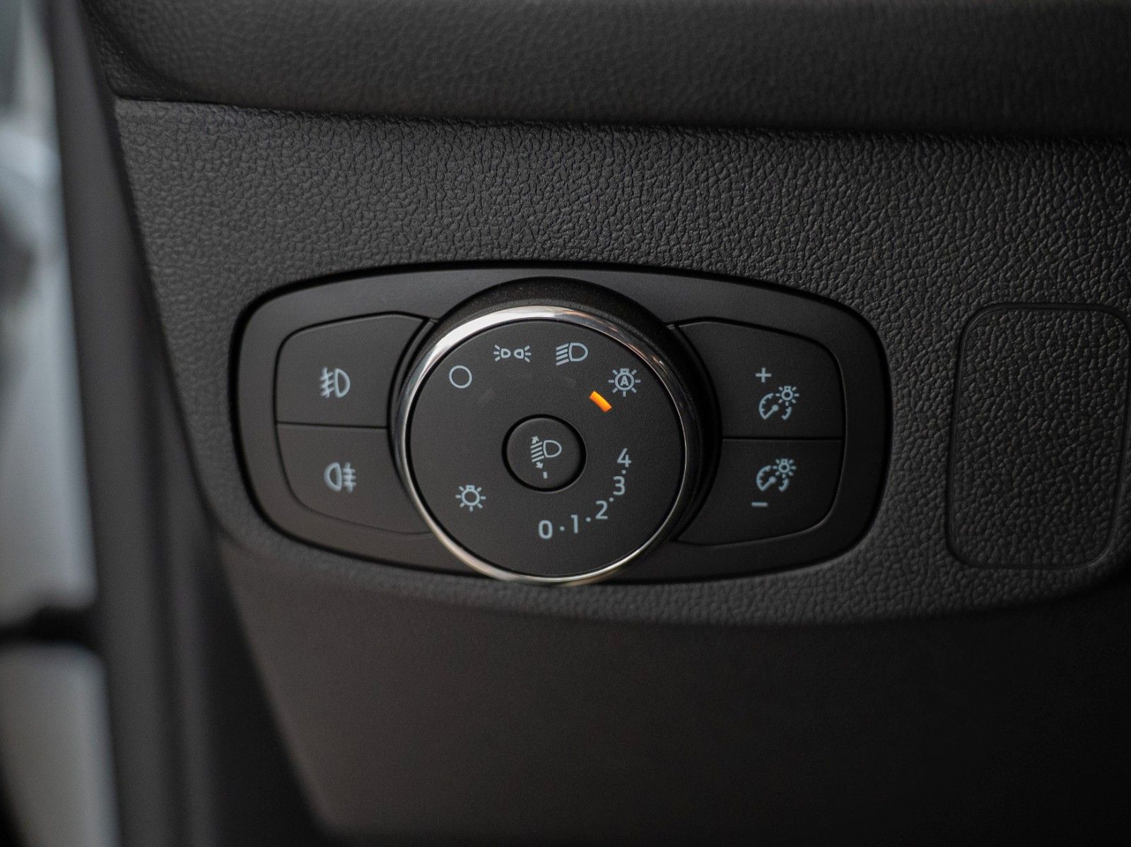 Fahrzeugabbildung Ford Focus Turnier ST-Line AUTOM./WINTER-P./AHK