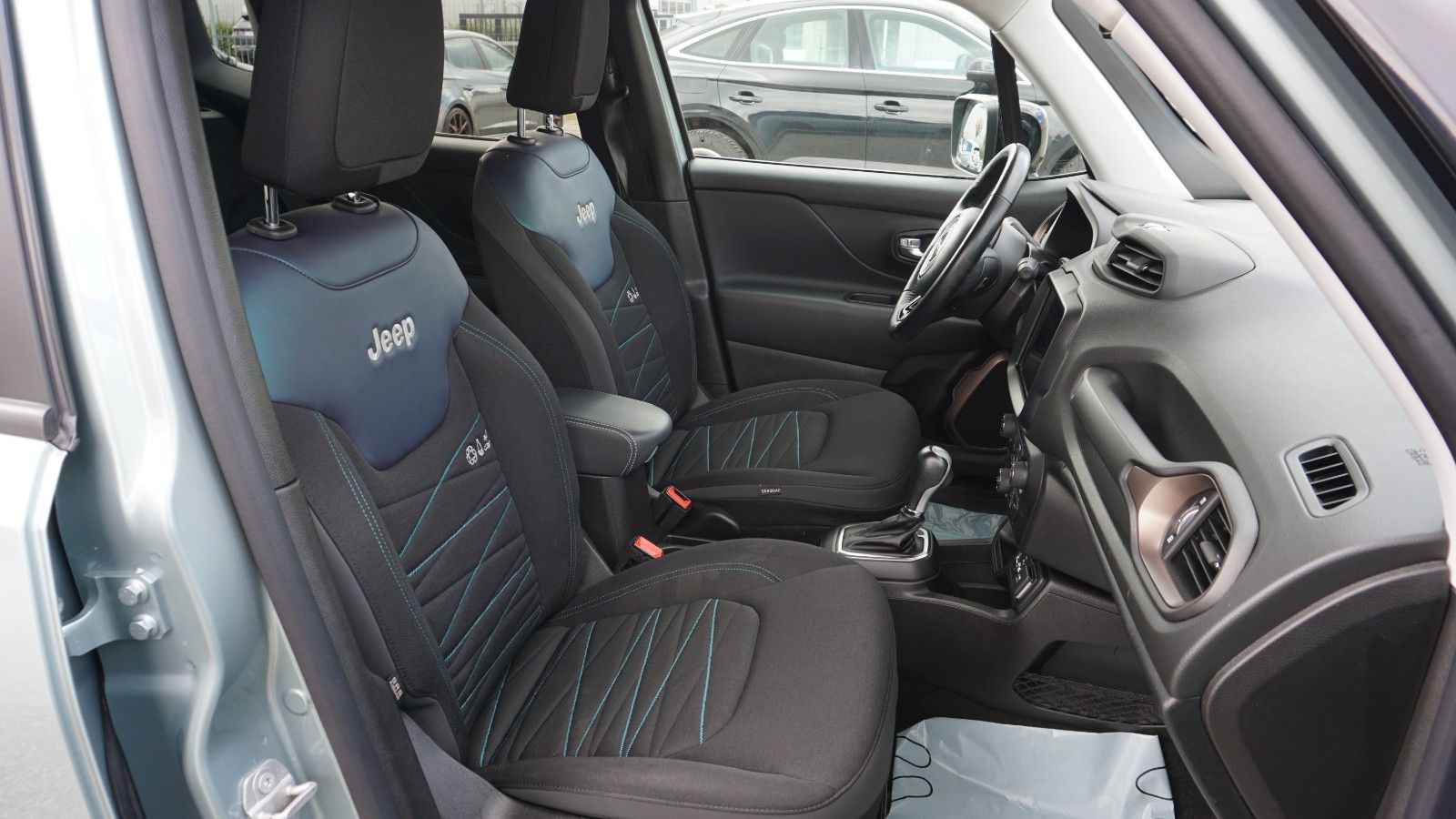 Fahrzeugabbildung Jeep Renegade Longitude Mild-Hybrid FWD, Kamera