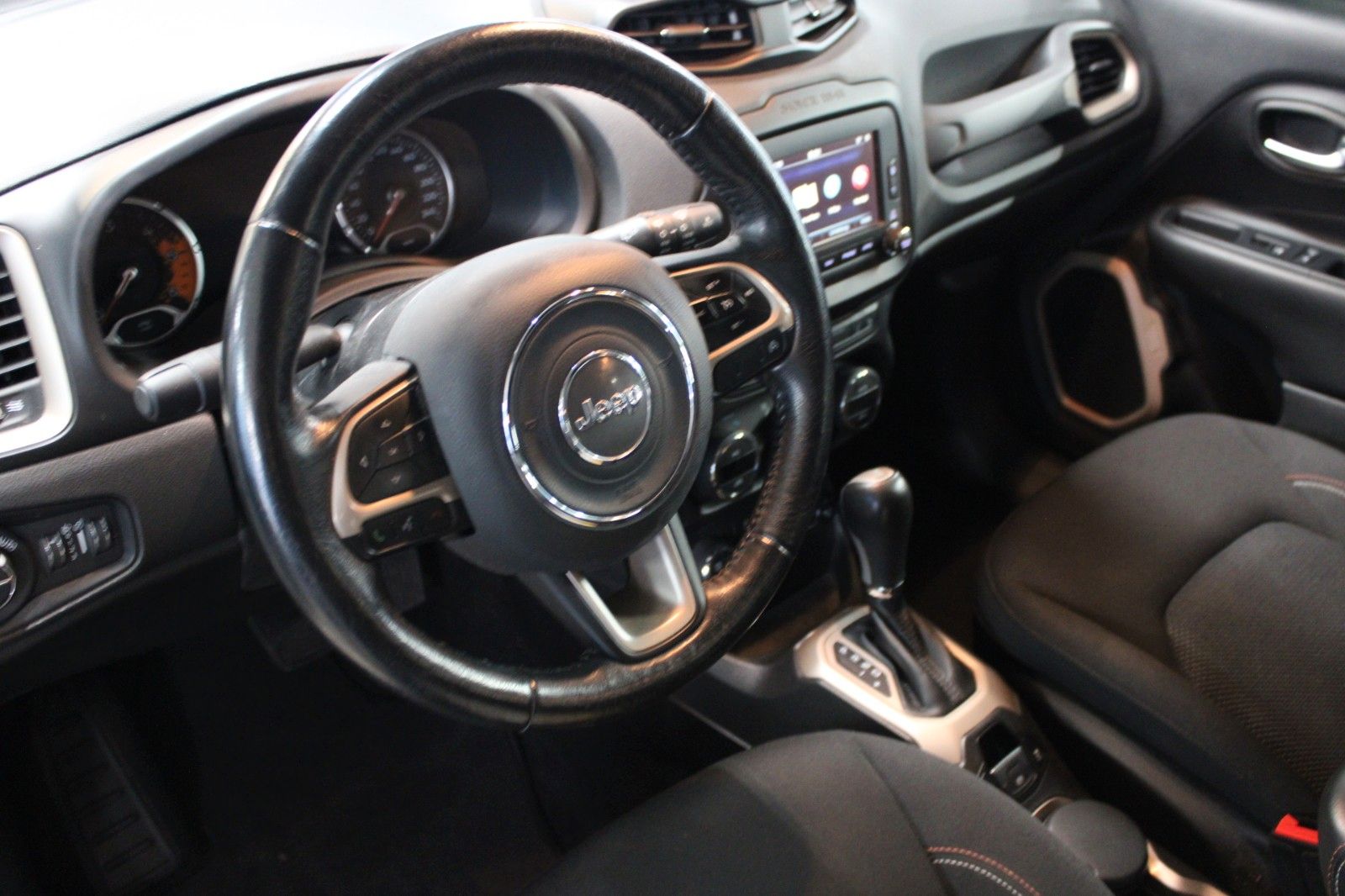 Fahrzeugabbildung Jeep Renegade 2.0 MultiJet Limited 4x4 AUTOMATIK AHK