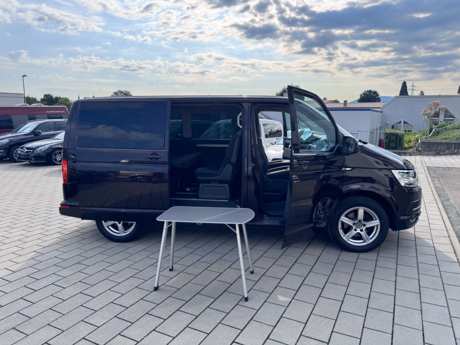 VOLKSWAGEN T6 MULTIVAN 2.0 TDI 150ch - LED - 7 Places - ATTELAGE - VOLANT EN CUIR