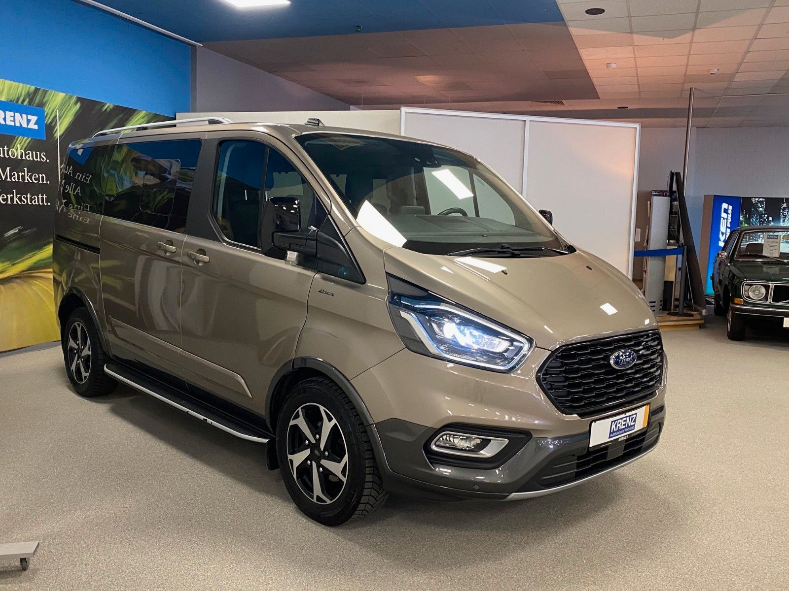 Fahrzeugabbildung Ford Tourneo Custom ACTIVE+8 Sitze+NAVIGATION++XENON+