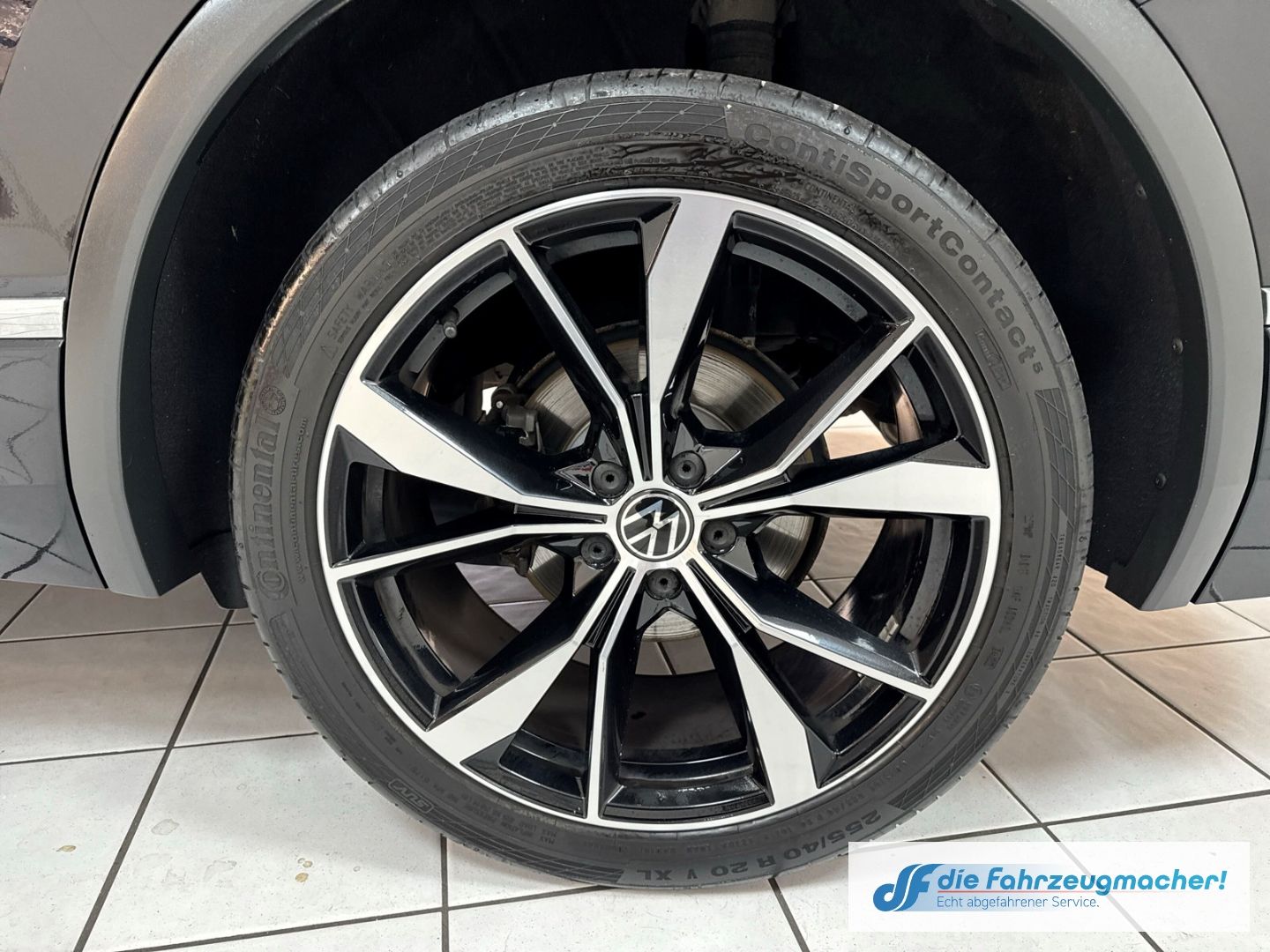 Fahrzeugabbildung Volkswagen Tiguan Allspace R-Line 4Motion Sportpaket HUD AD