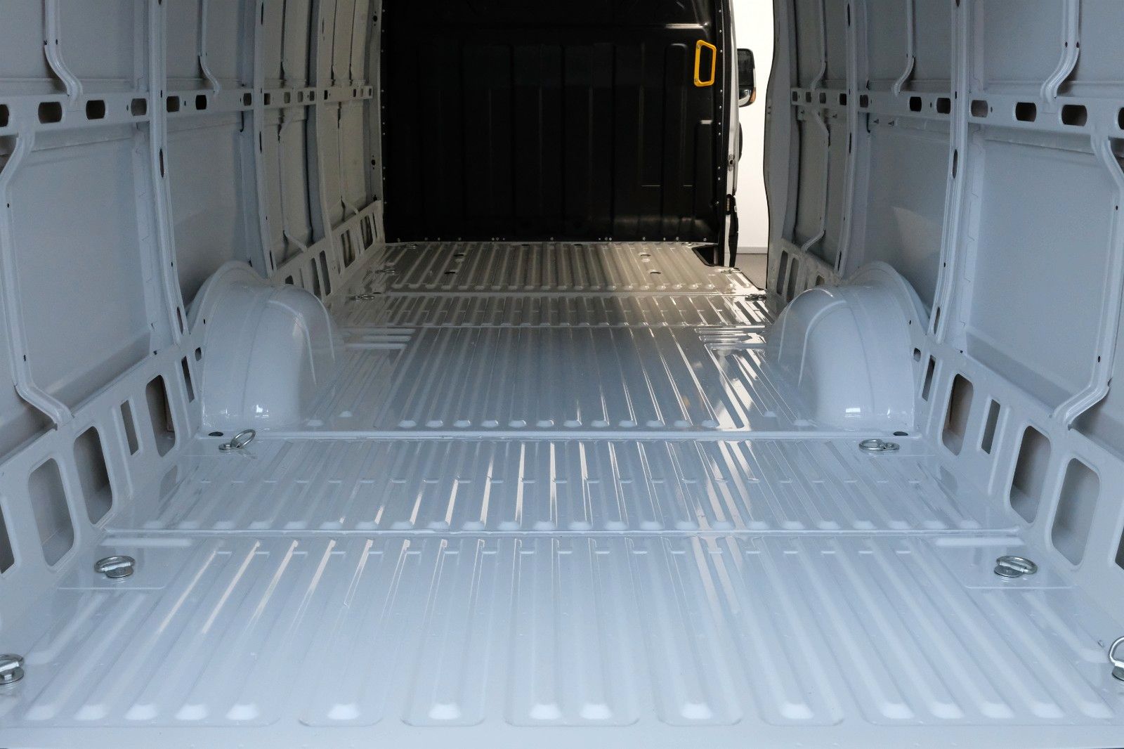 Fahrzeugabbildung Iveco Daily 35S18HA8V H3 AUTOMATIK+AHK+KAMERA RS4100