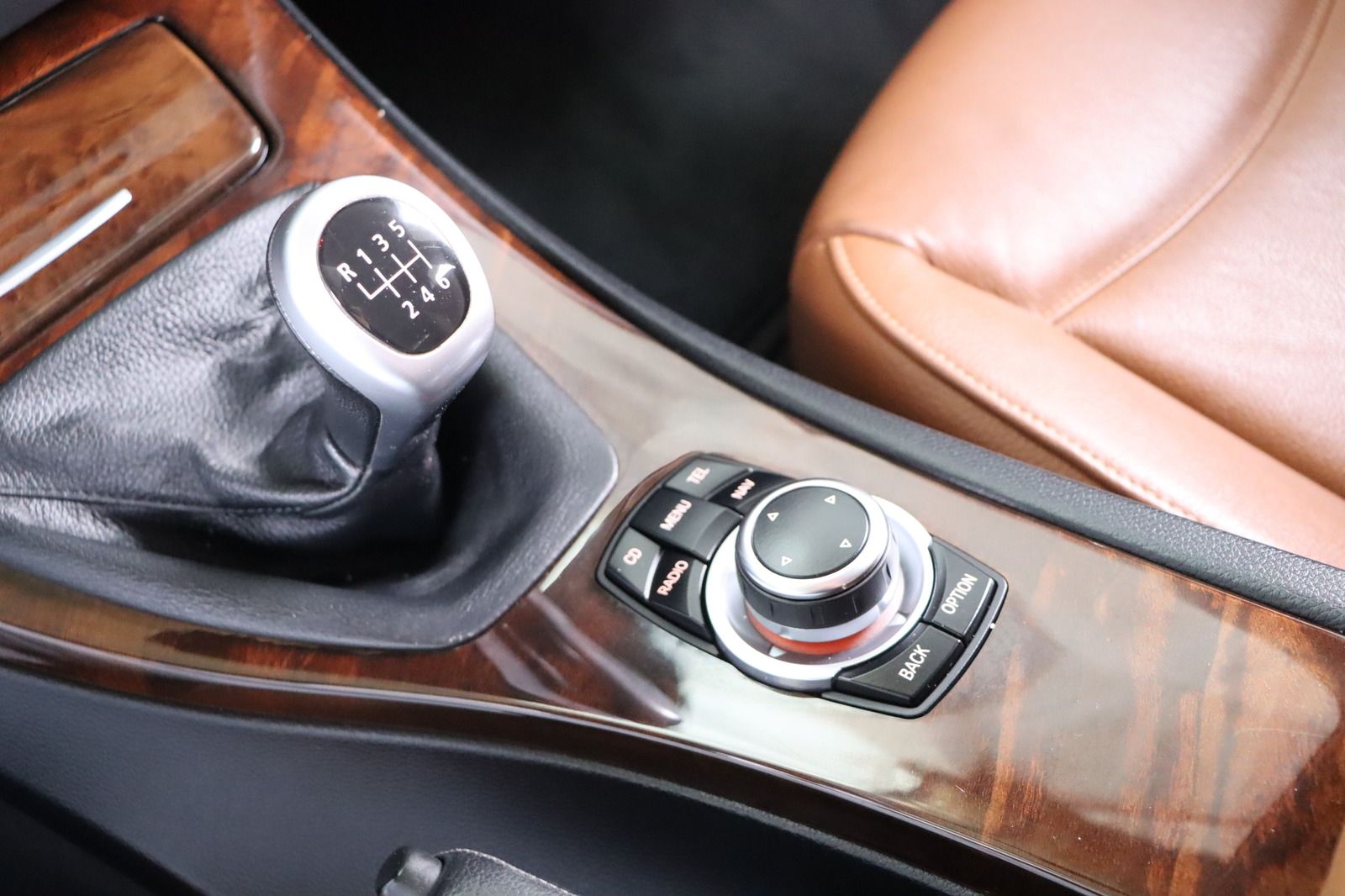 Fahrzeugabbildung BMW 318 i Touring * Xenon * Leder * Pano *