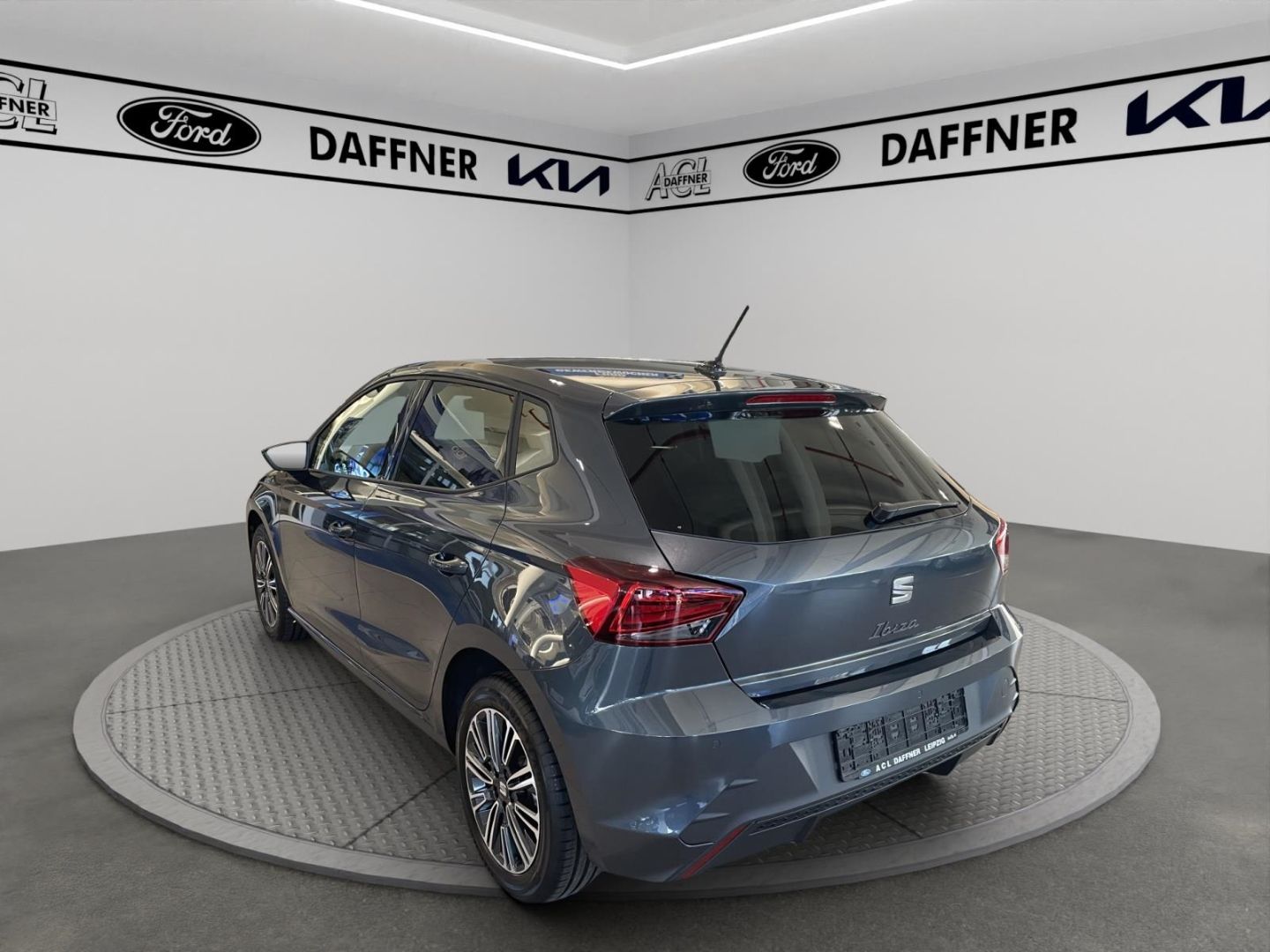 Fahrzeugabbildung SEAT Ibiza 1.0 TSI 85 kW Style Navi LED Mehrzonenklim