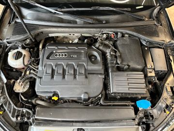 MYAUTOCENTER – Gebraucht- und Jahreswagen mit Werkstattservice in Pfaffenhofen Audi A3 Sportback ambition *Spurhalte*Totwinkel*Xenon