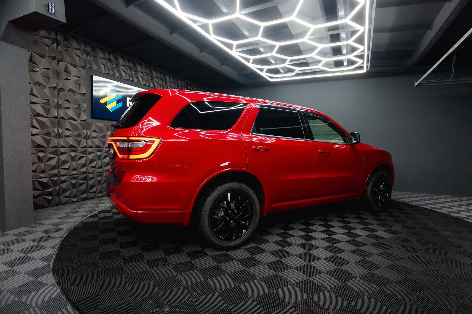 Fahrzeugabbildung Dodge Durango 3.6 V6 R/T 4x4 Night SRT Styling LPG 19%