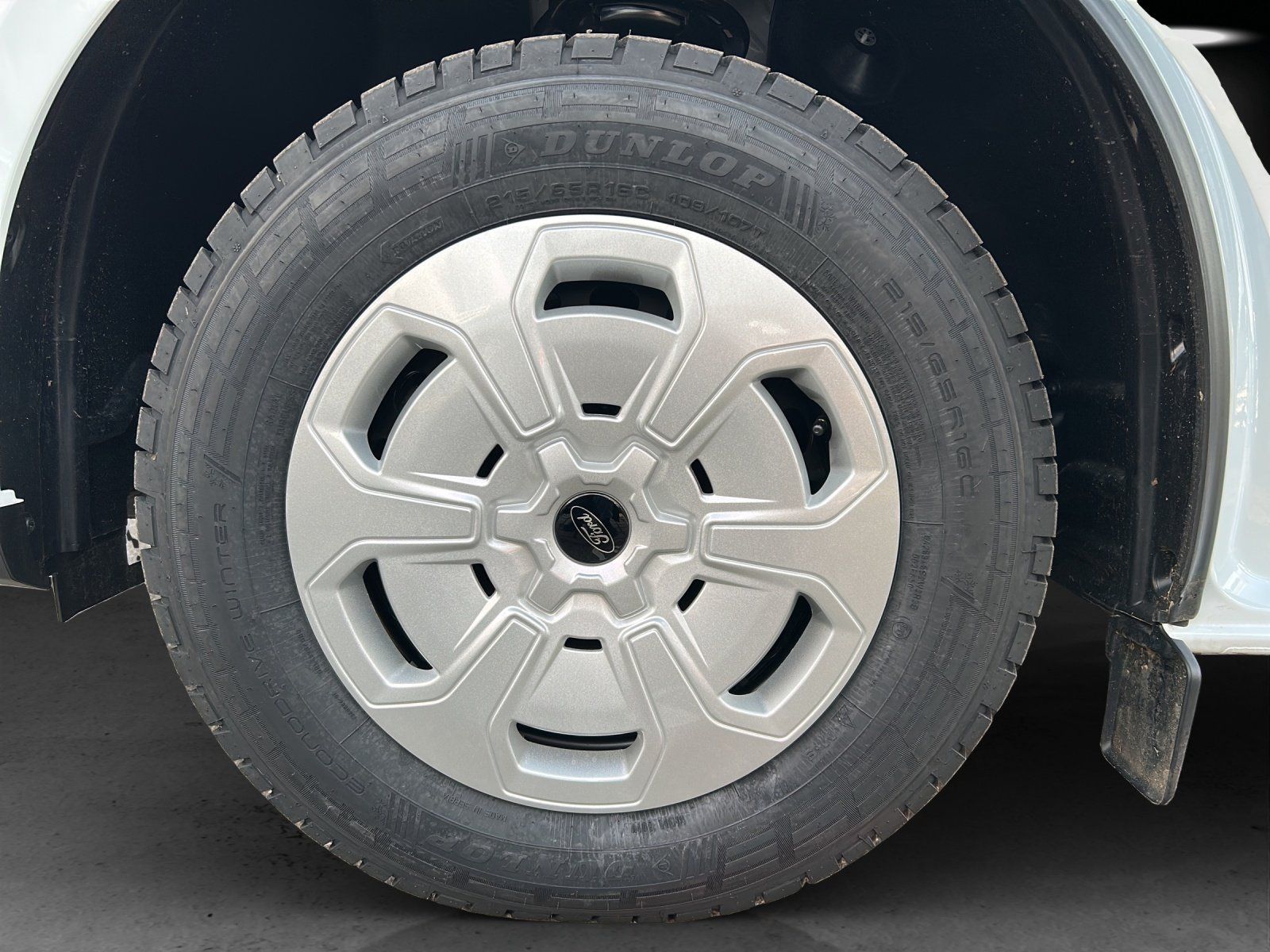 Fahrzeugabbildung Ford Transit Custom 280L1 AHK GJR LED Navi PDC