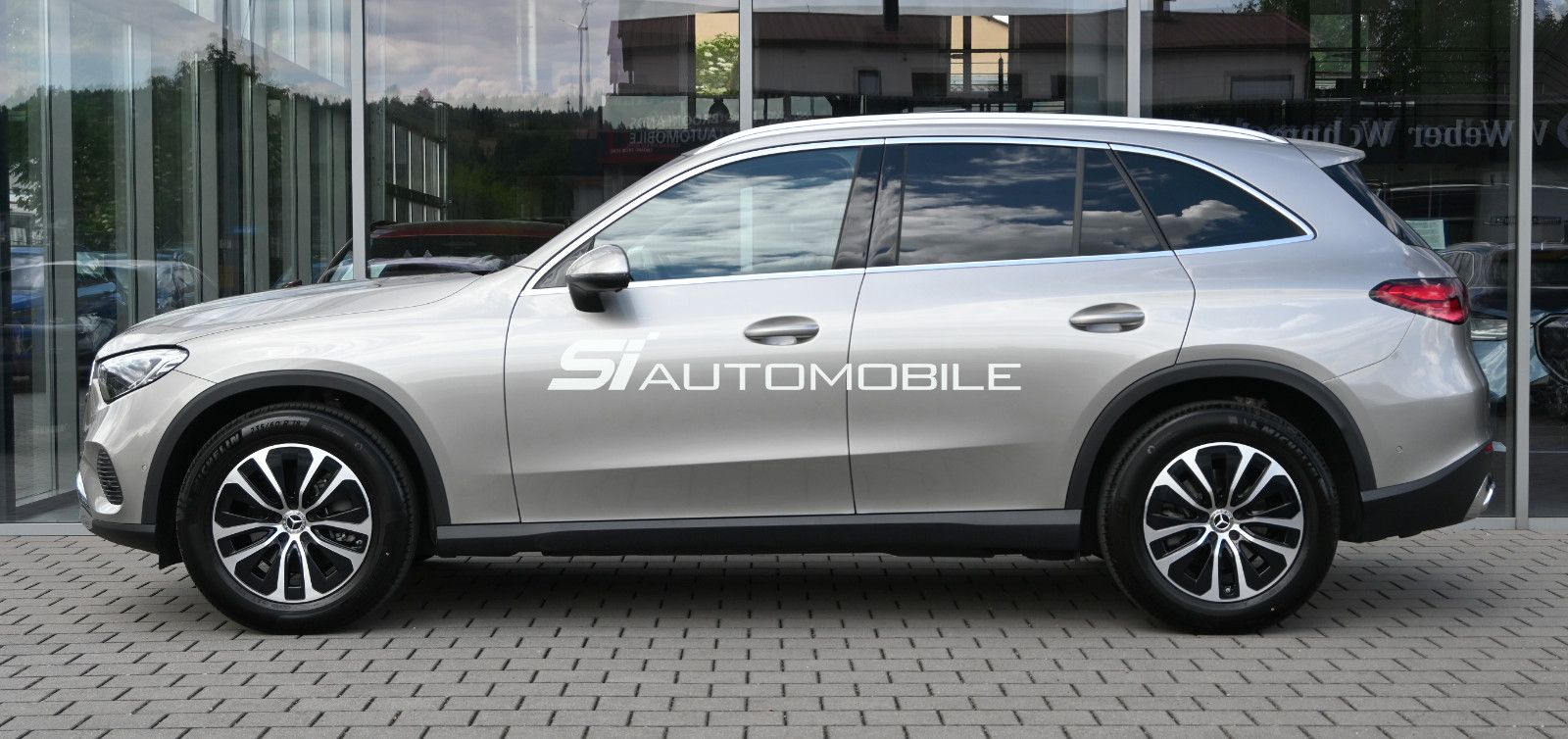Fahrzeugabbildung Mercedes-Benz GLC 220 d 4MAT. Avantgarde °DISTRONIC°PANORAMA°