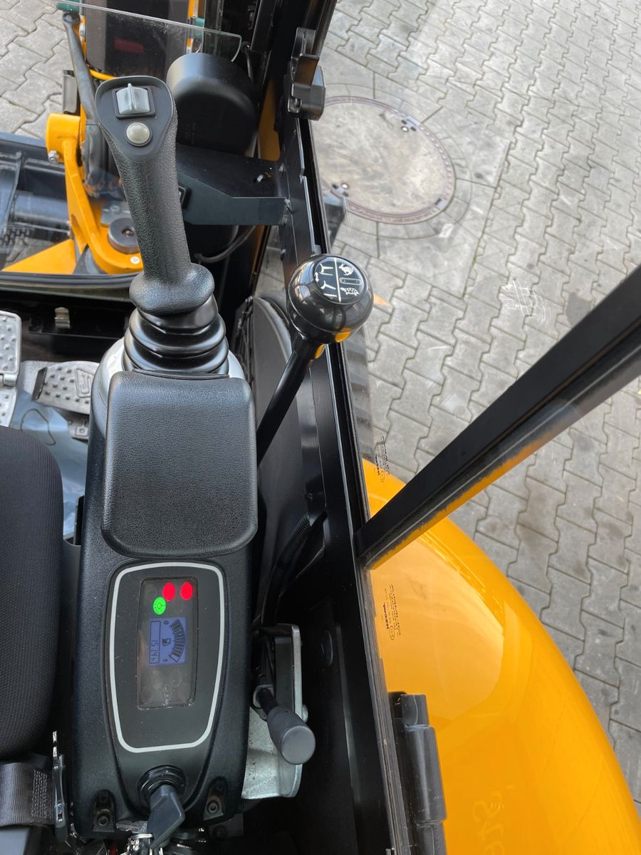 Fahrzeugabbildung JCB 8029 CT / 151h / 2023 / Inkl. Löffelpaket - mit KI generiert/bearbeitet