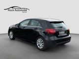 Mercedes-Benz A 180 7G-DCT Navi *Garantie* - Mercedes-Benz mit Benzin-Antrieb: Limousine